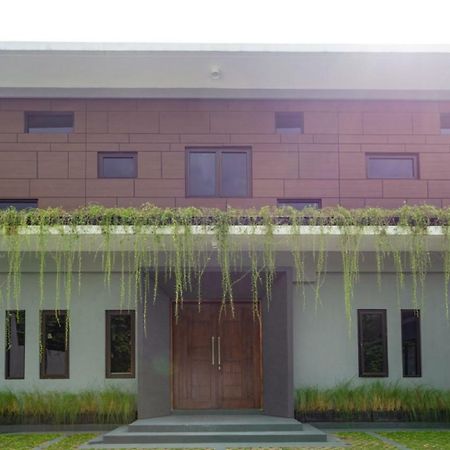 Reddoorz Plus Near Jiexpo Kemayoran Jakarta Luaran gambar