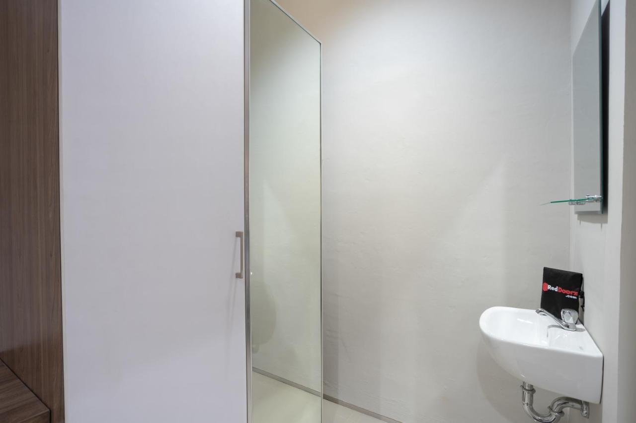Reddoorz Plus Near Jiexpo Kemayoran Jakarta Luaran gambar
