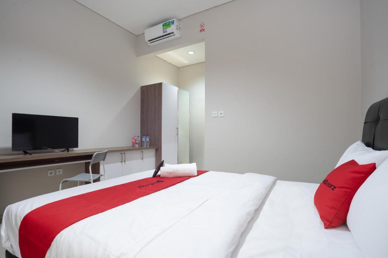 Reddoorz Plus Near Jiexpo Kemayoran Jakarta Luaran gambar