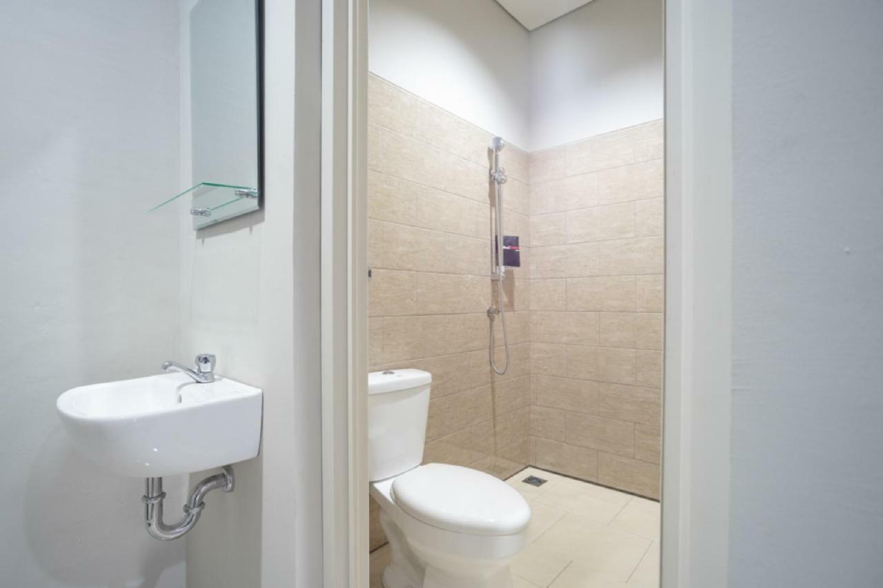 Reddoorz Plus Near Jiexpo Kemayoran Jakarta Luaran gambar