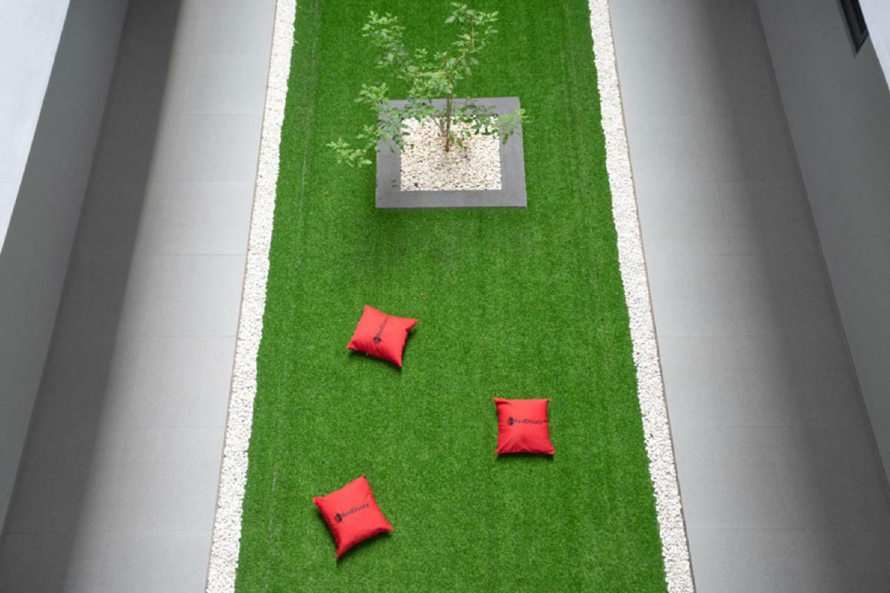 Reddoorz Plus Near Jiexpo Kemayoran Jakarta Luaran gambar